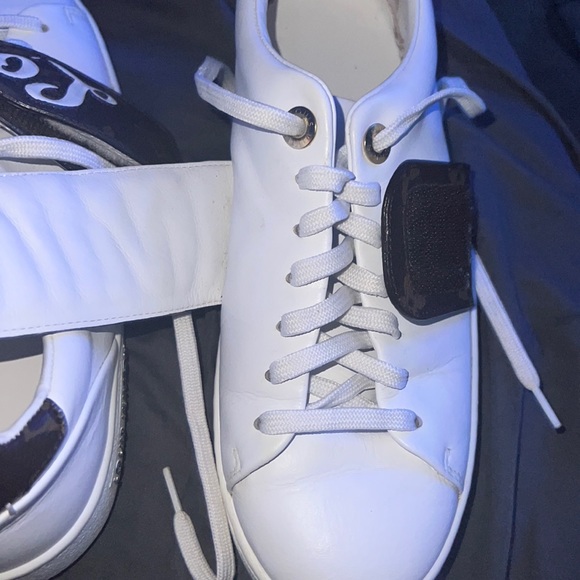 Shoes - Picture 3 of 6